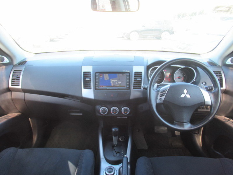OUTLANDER