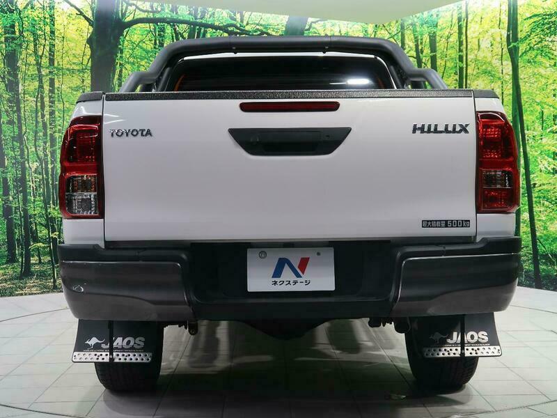 HILUX-26