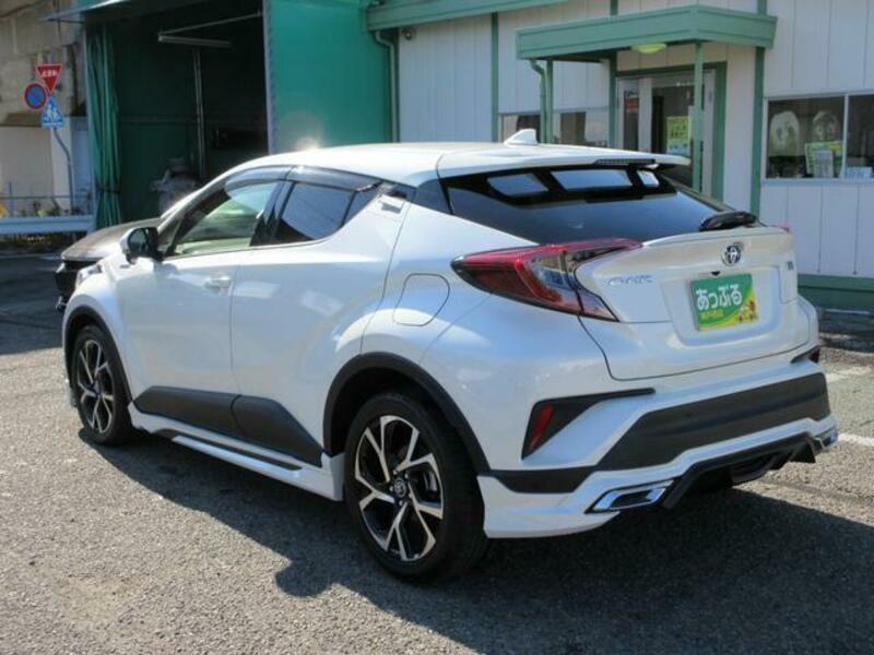 C-HR-8