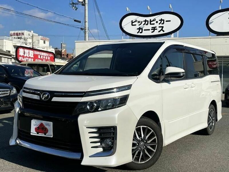 TOYOTA VOXY