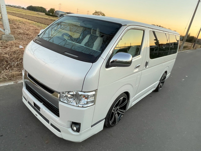 HIACE VAN-11