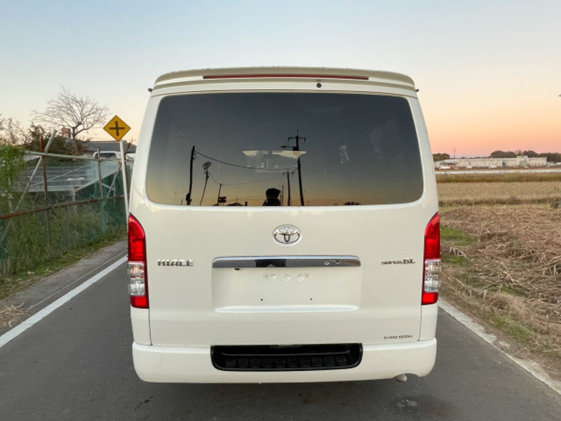 HIACE VAN-7