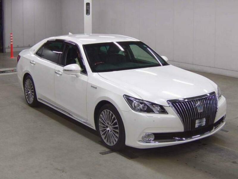 TOYOTA CROWN MAJESTA