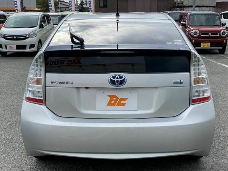 PRIUS-13