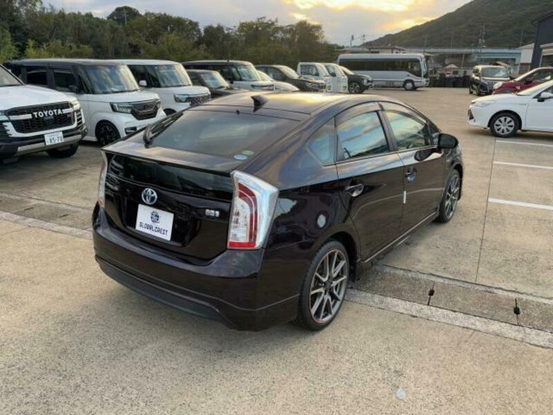 PRIUS-18