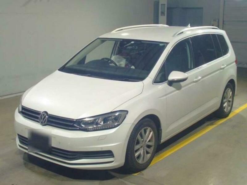 VOLKSWAGEN　GOLF TOURAN