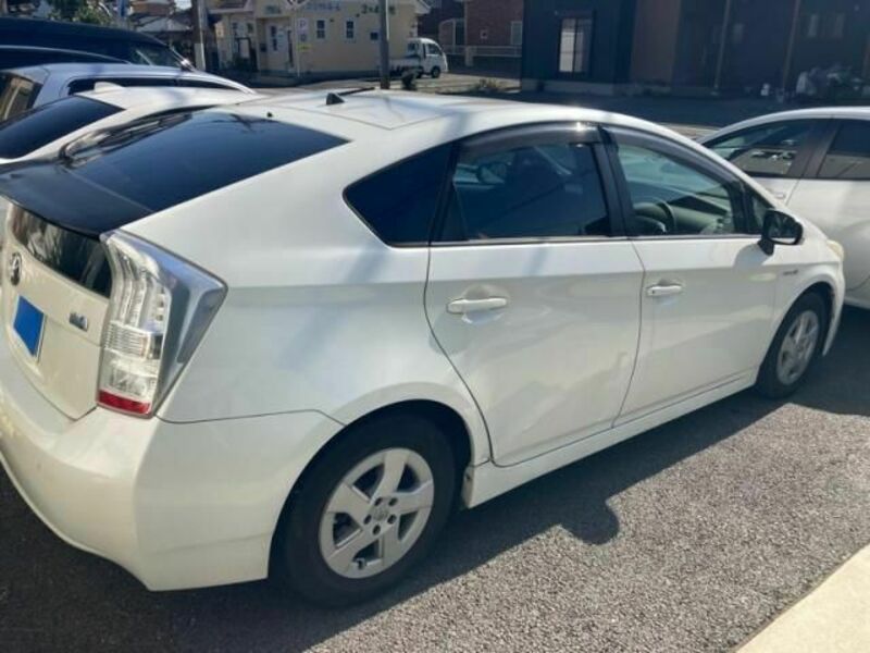 PRIUS-3