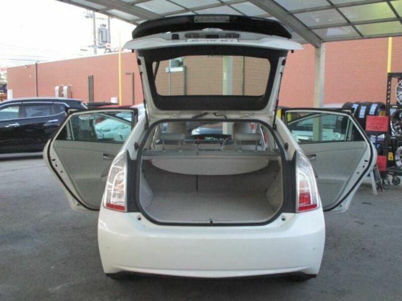 PRIUS PHV-31