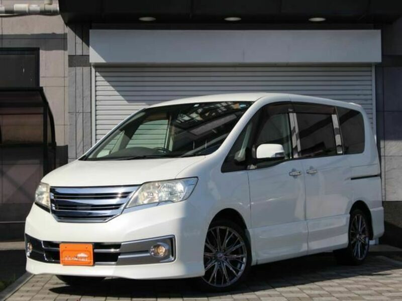 NISSAN　SERENA