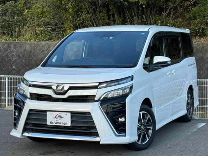 TOYOTA　VOXY