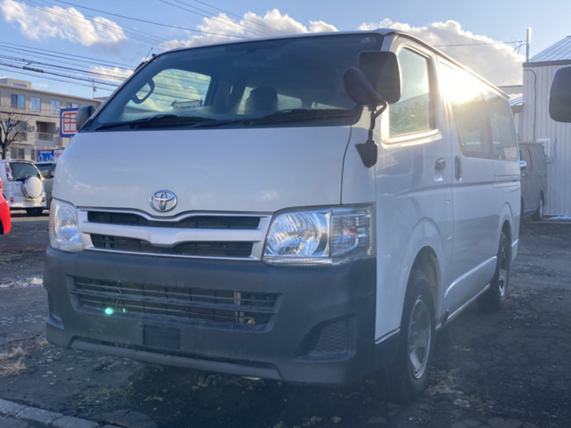 HIACE VAN