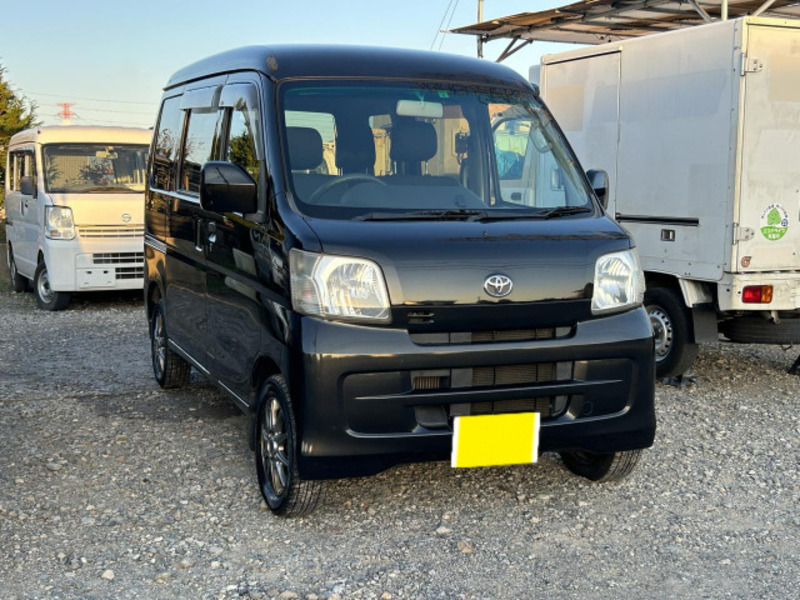 TOYOTA PIXIS VAN