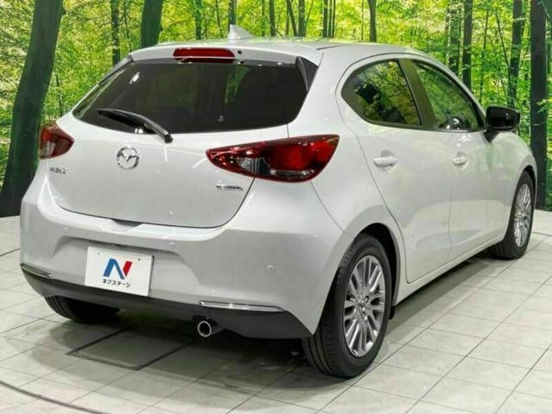 MAZDA2