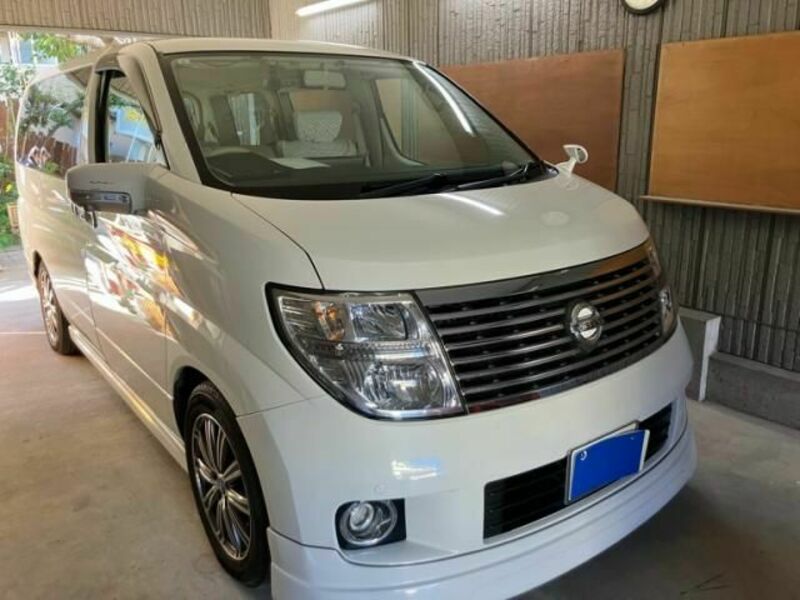 NISSAN ELGRAND