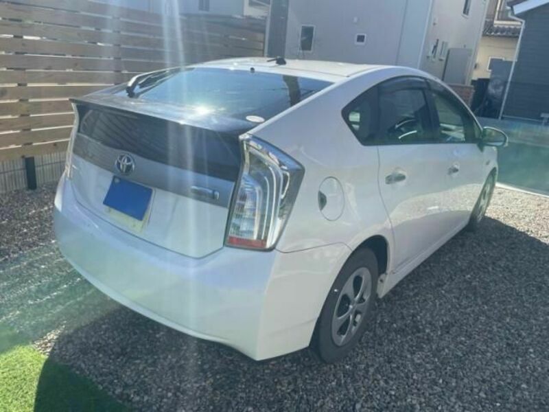 PRIUS PHV