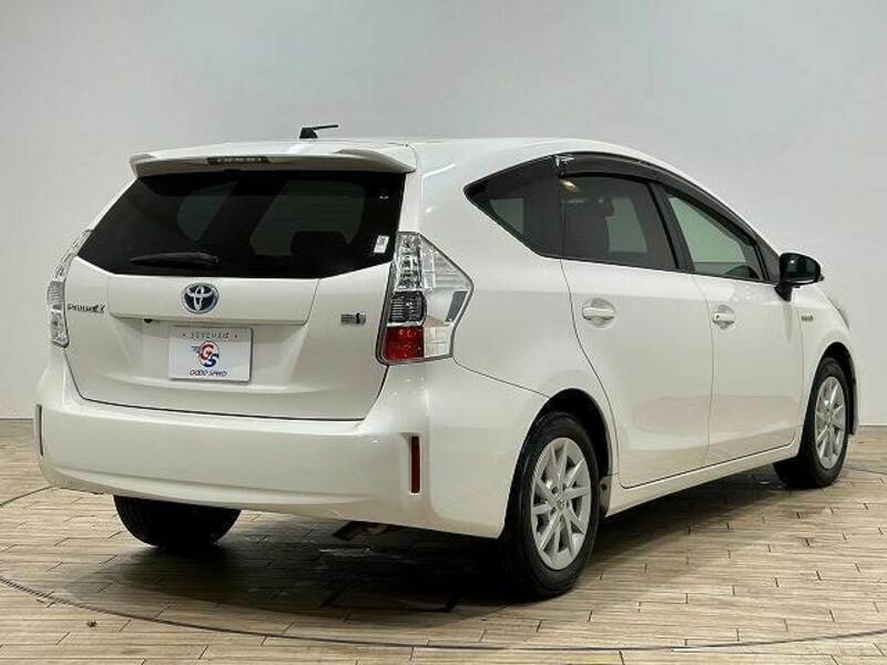 PRIUS ALPHA