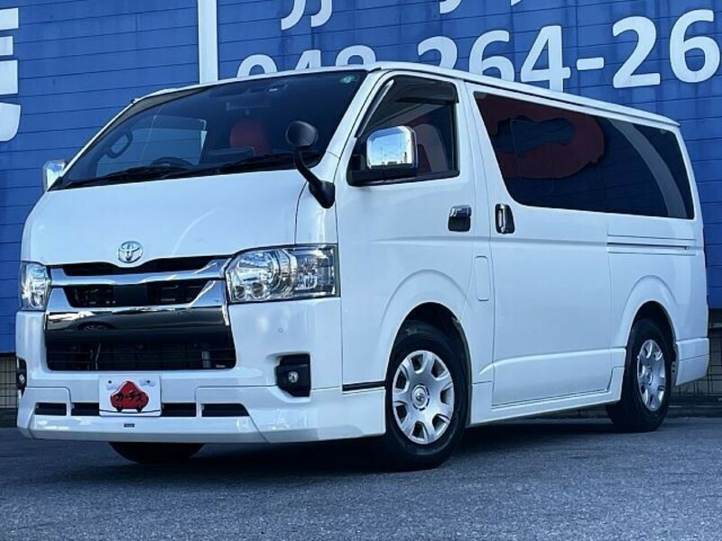 TOYOTA HIACE VAN