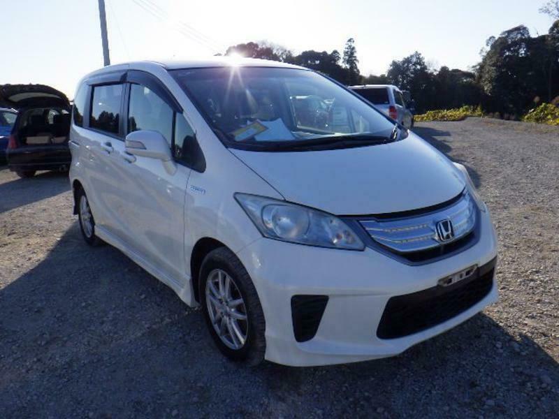 HONDA FREED HYBRID