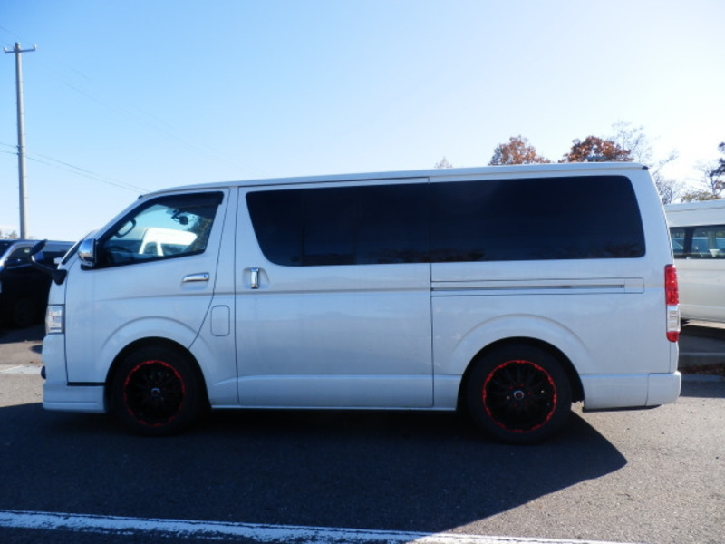 HIACE VAN