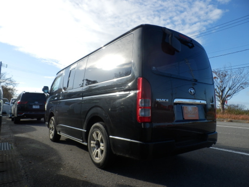 HIACE VAN