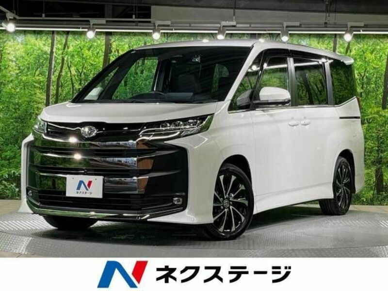 TOYOTA NOAH