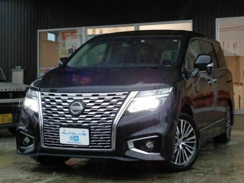 NISSAN ELGRAND