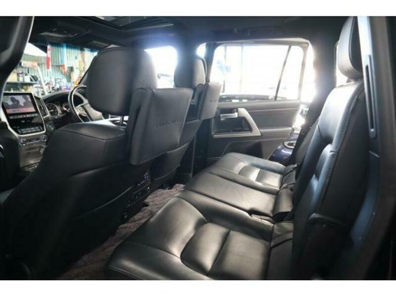 LAND CRUISER