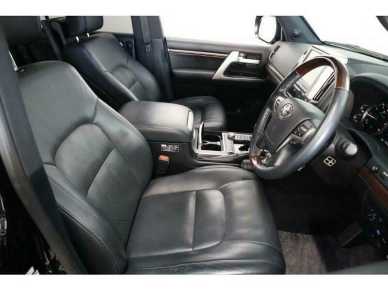 LAND CRUISER