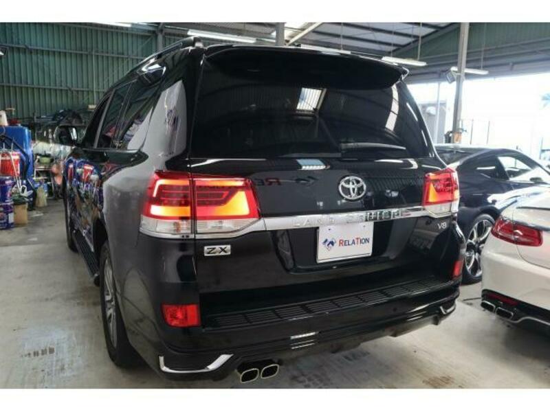 LAND CRUISER