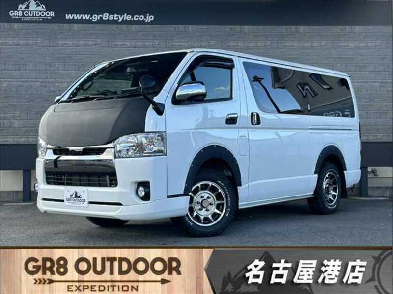 TOYOTA HIACE VAN