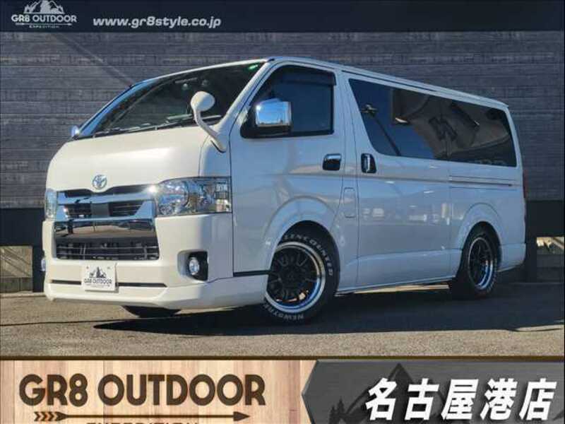 TOYOTA HIACE