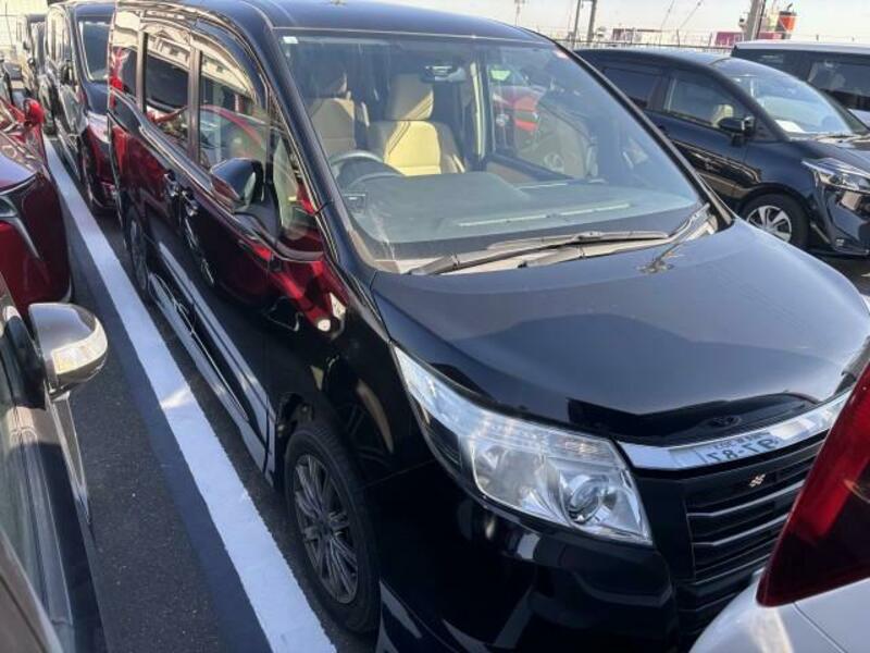 TOYOTA NOAH