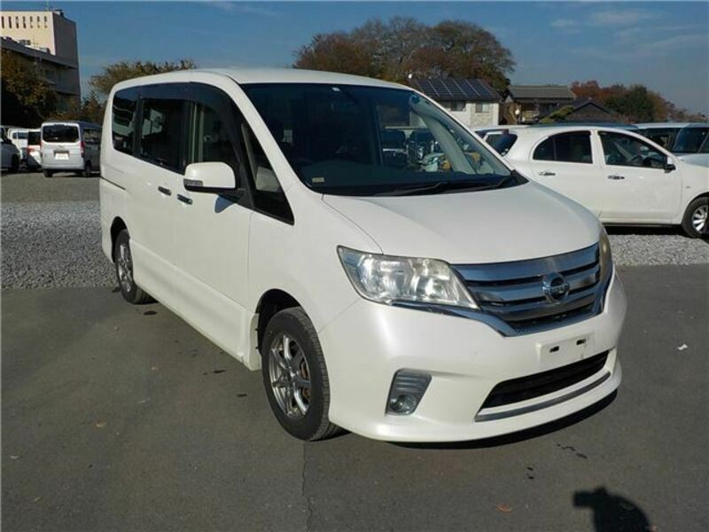 NISSAN SERENA