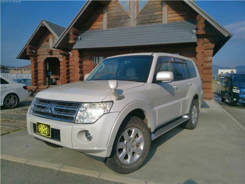 MITSUBISHI PAJERO