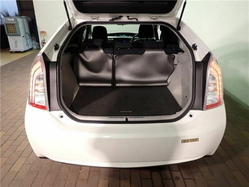 PRIUS PHV