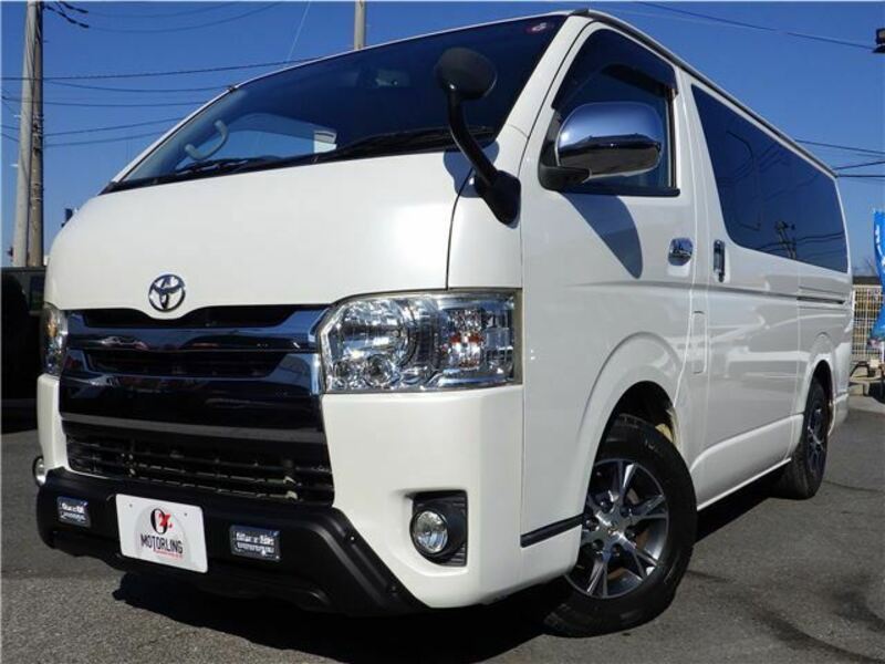 TOYOTA HIACE