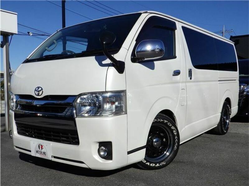 TOYOTA HIACE