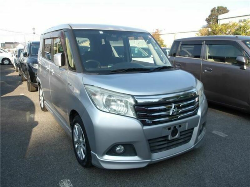 MITSUBISHI DELICA D2