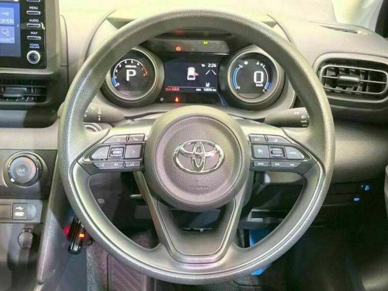 YARIS CROSS