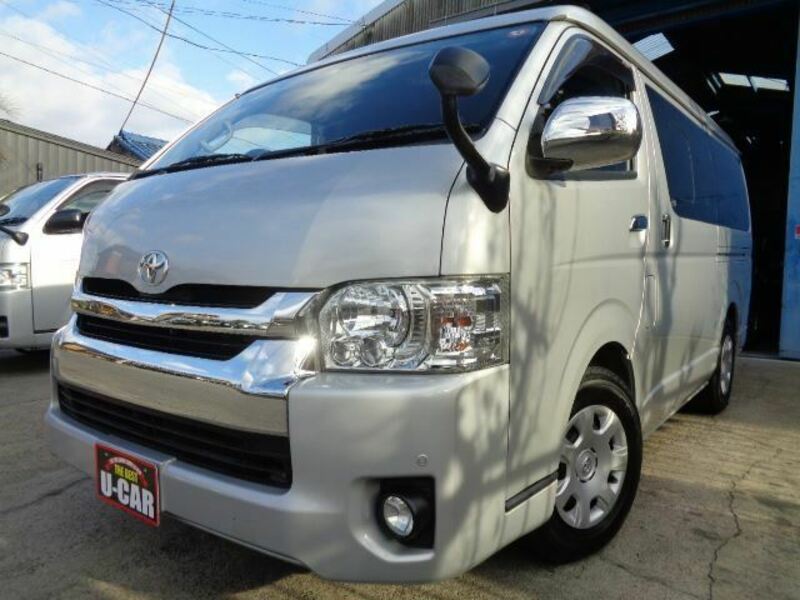 TOYOTA HIACE