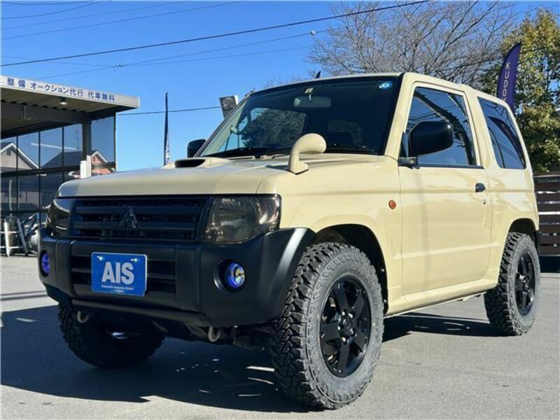 MITSUBISHI PAJERO