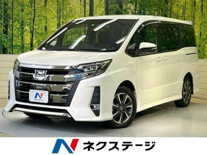 TOYOTA NOAH