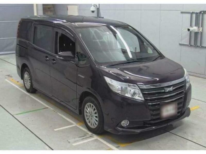 TOYOTA NOAH