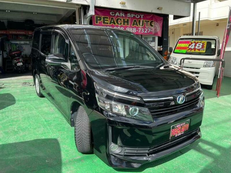 TOYOTA VOXY