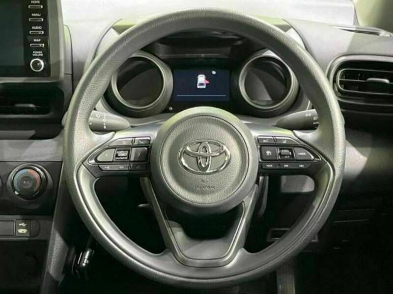 YARIS CROSS