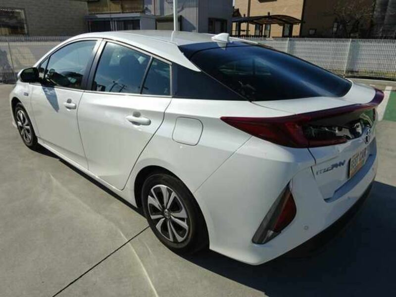 PRIUS PHV