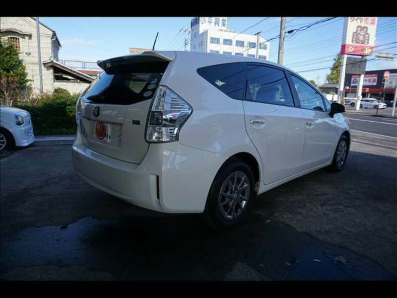 PRIUS ALPHA