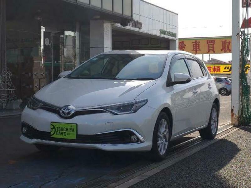 TOYOTA AURIS