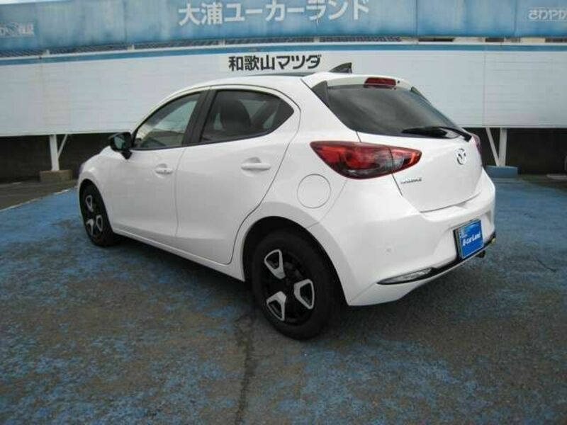 MAZDA2