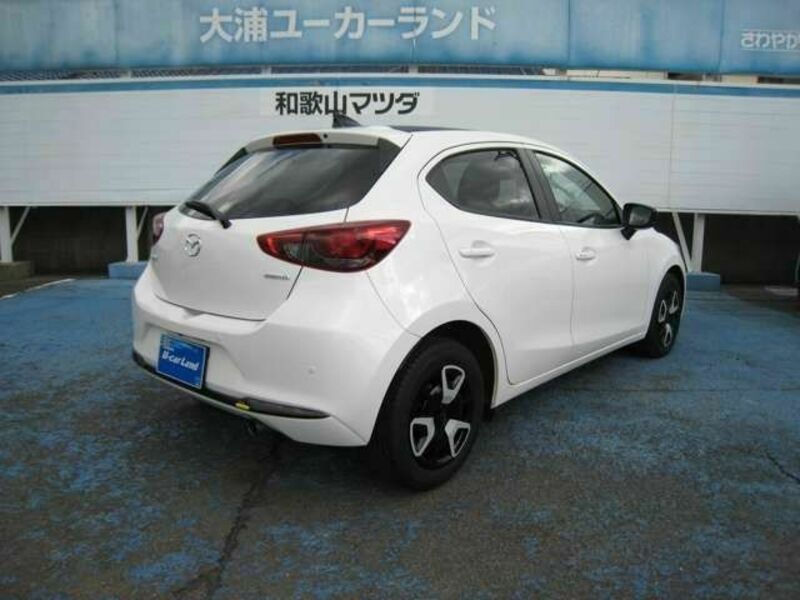 MAZDA2